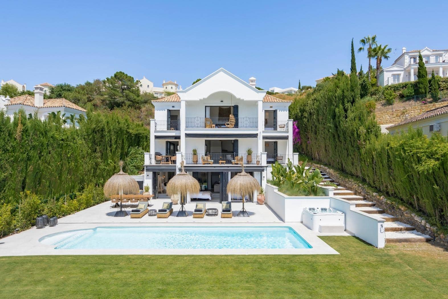 Chalet de 6 habitaciones en Benahavís en venta con piscina garaje - 2.995.000 € (Ref: 8896856)