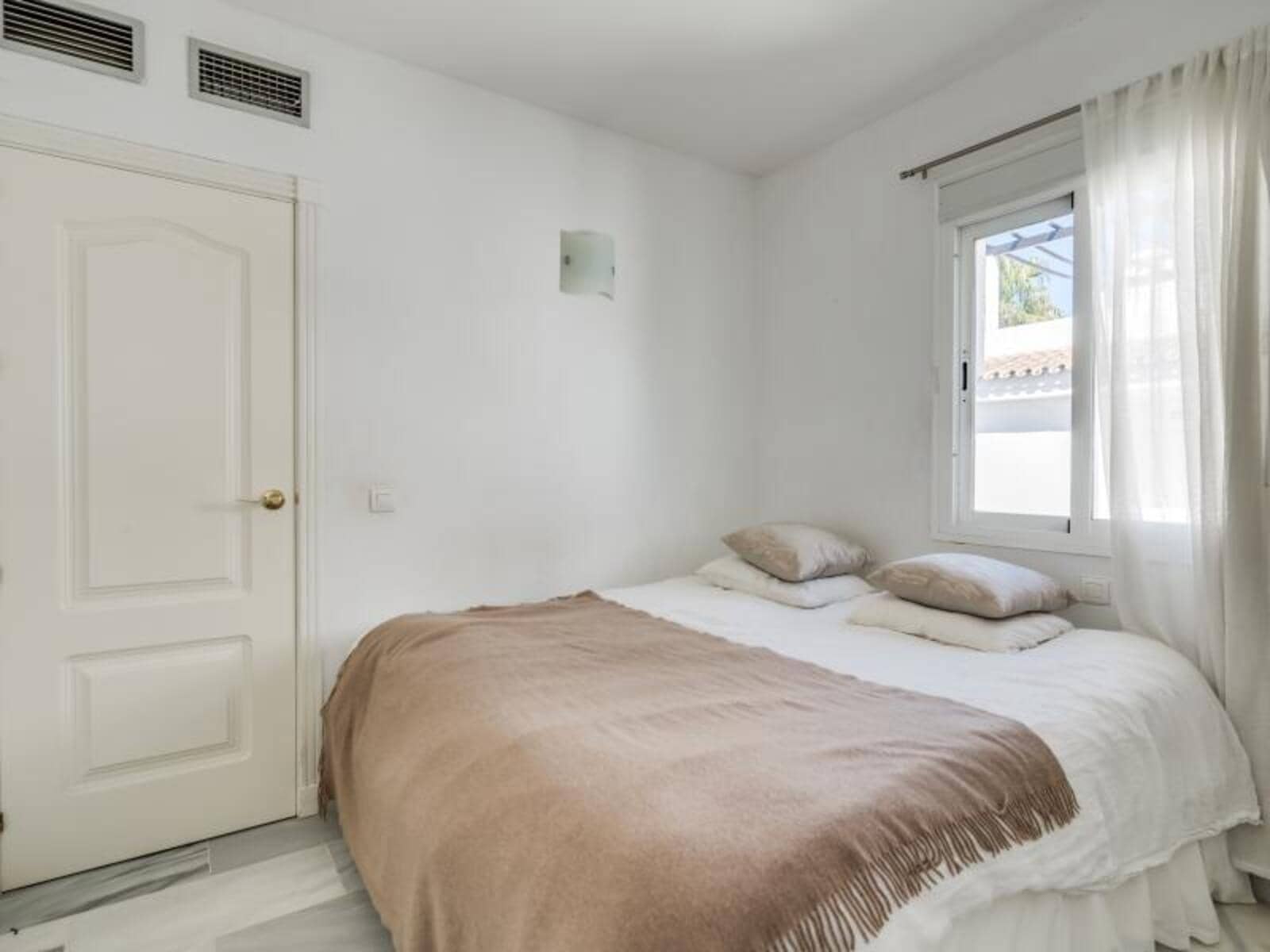 Ático de 3 habitaciones en Marbella en venta con piscina garaje - 575.000 € (Ref: 8896857)