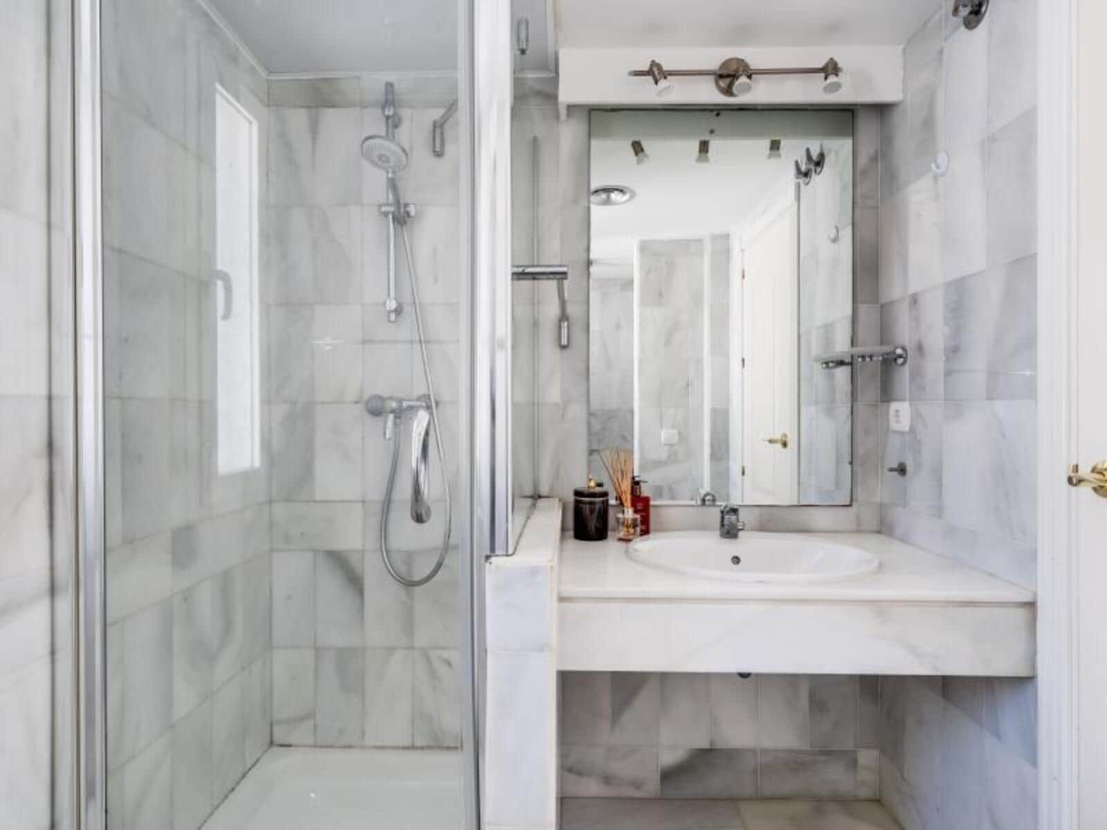 Ático de 3 habitaciones en Marbella en venta con piscina garaje - 575.000 € (Ref: 8896857)