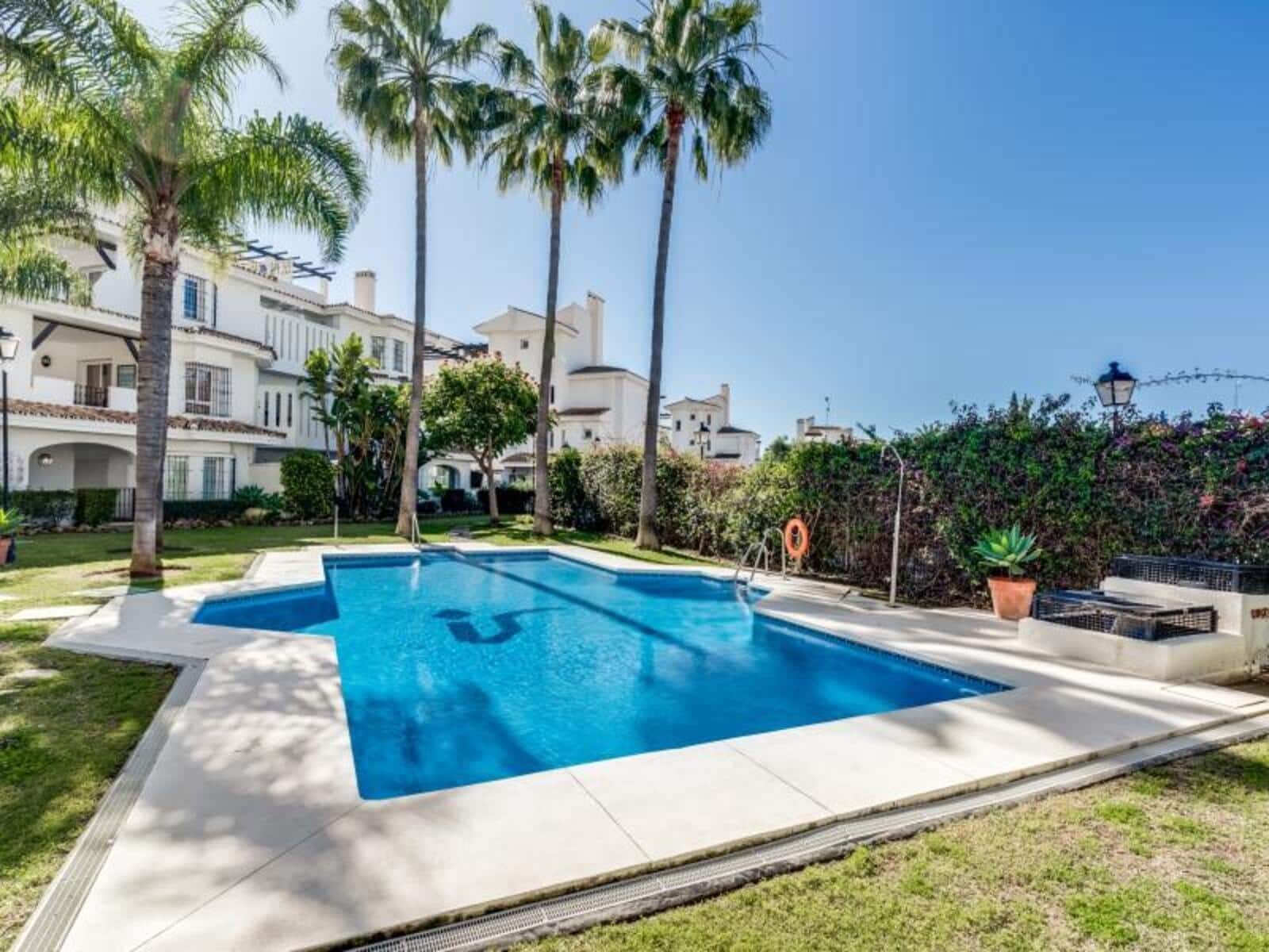 Ático de 3 habitaciones en Marbella en venta con piscina garaje - 575.000 € (Ref: 8896857)