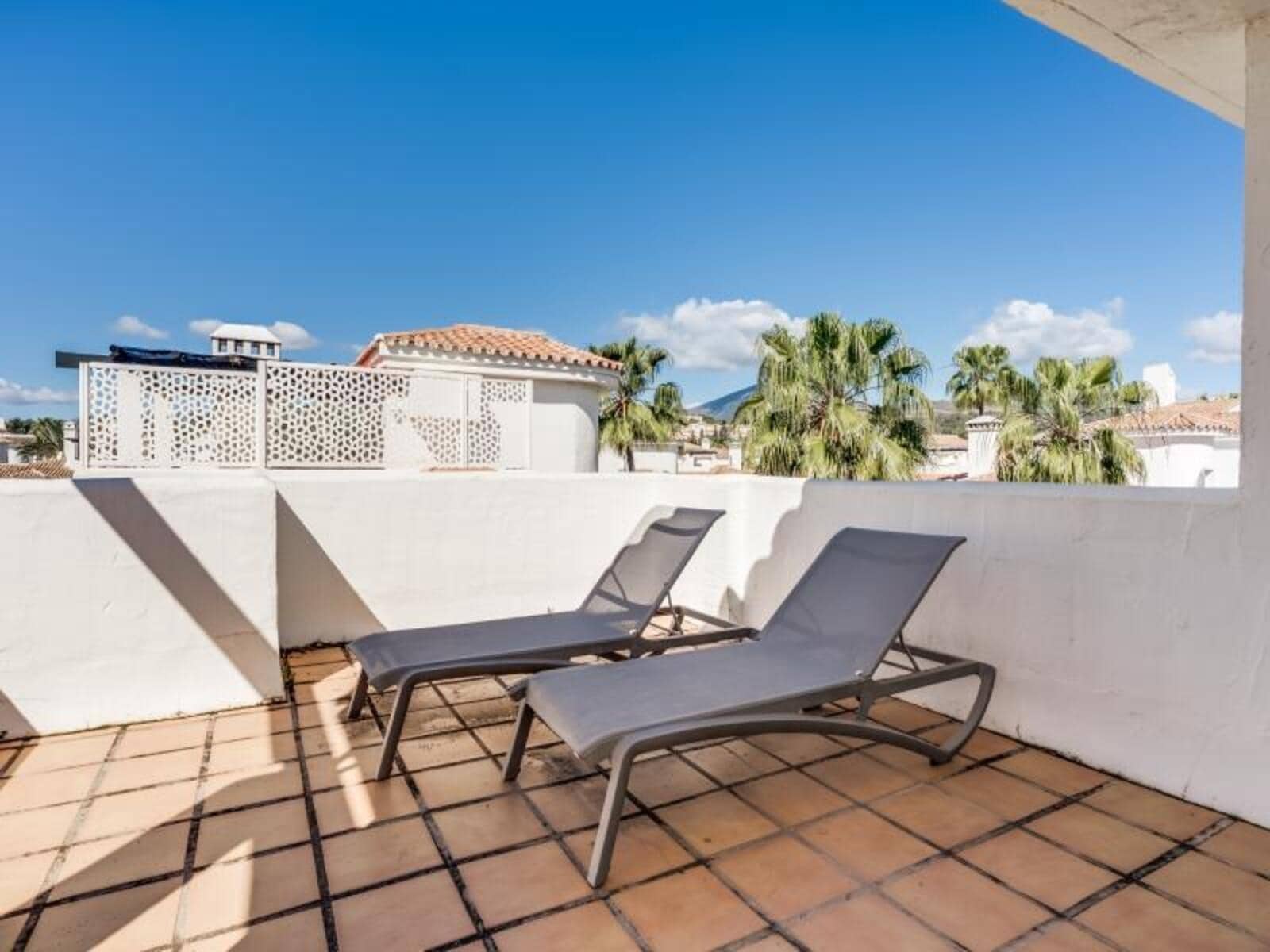 Ático de 3 habitaciones en Marbella en venta con piscina garaje - 575.000 € (Ref: 8896857)