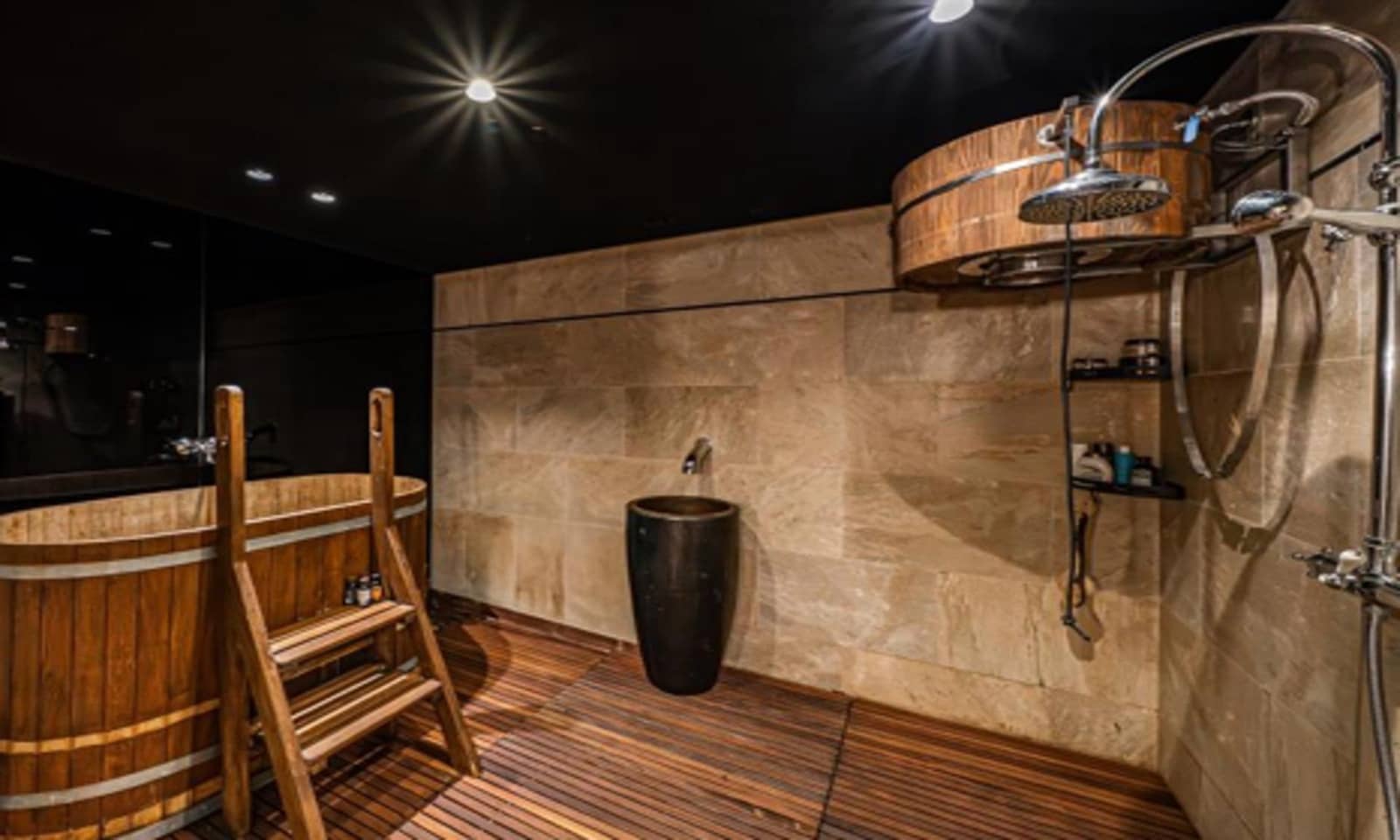 10 soverom Villa til salgs i Guadalmina med svømmebasseng garasje - € 12 900 000 (Ref: 8896858)