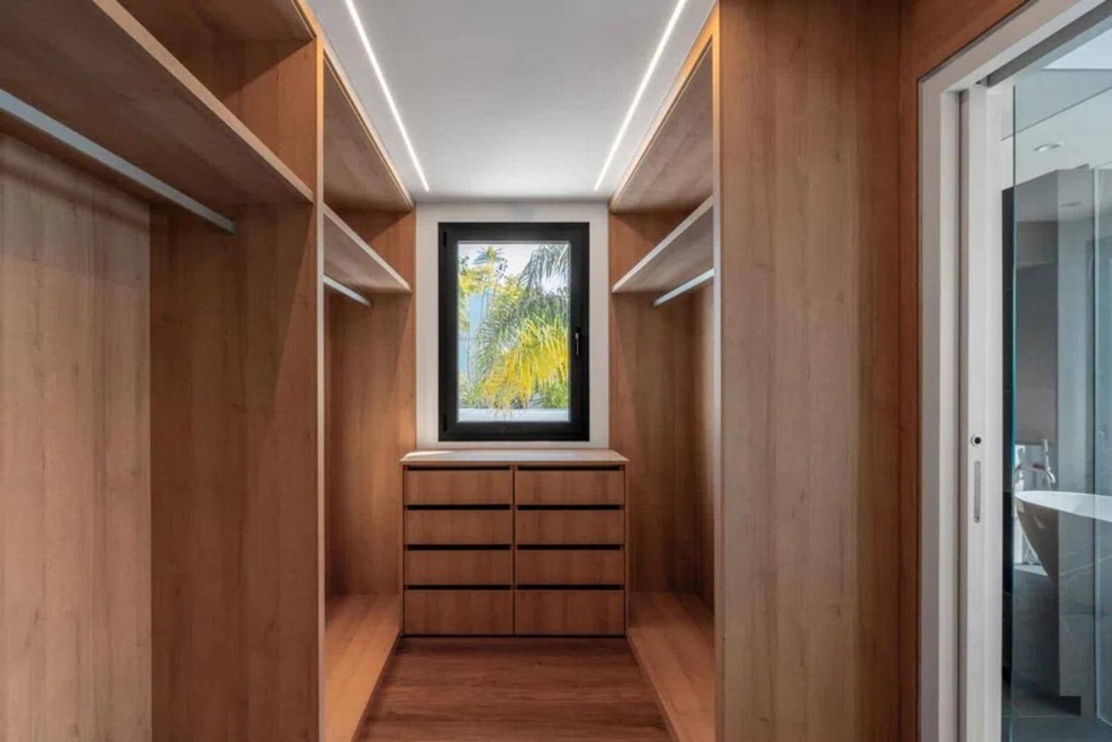 5 makuuhuone Huvila myytävänä paikassa Nueva Andalucia mukana uima-altaan 
autotalli - 5 250 000 € (Ref: 8900217)