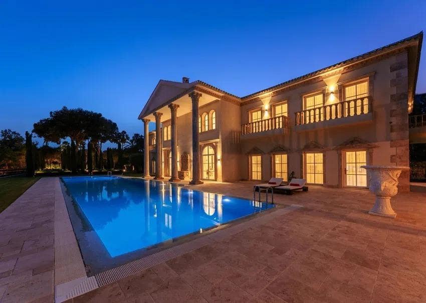 7 bedroom Villa for sale in Golden Mile with pool garage - € 16,000,000 (Ref: 8907534)