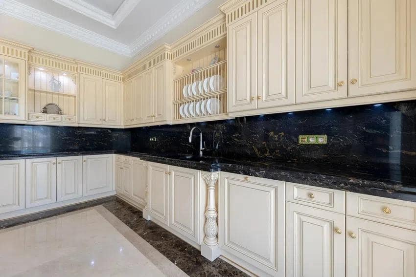 7 bedroom Villa for sale in Golden Mile with pool garage - € 16,000,000 (Ref: 8907534)