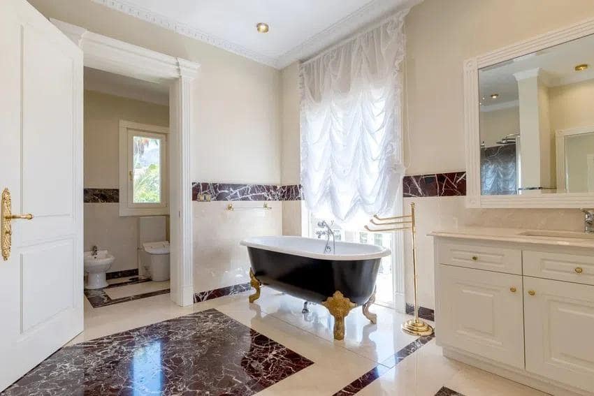 7 bedroom Villa for sale in Golden Mile with pool garage - € 16,000,000 (Ref: 8907534)