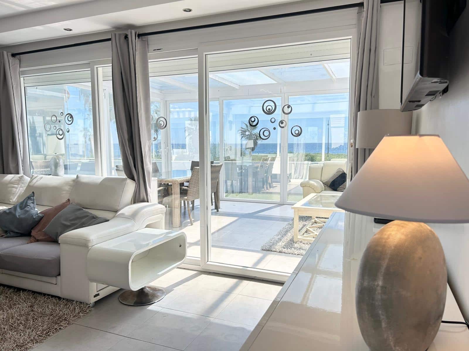 3 slaapkamer Villa te huur in Estepona met zwembad garage - € 8.000 (Ref: 8911138)