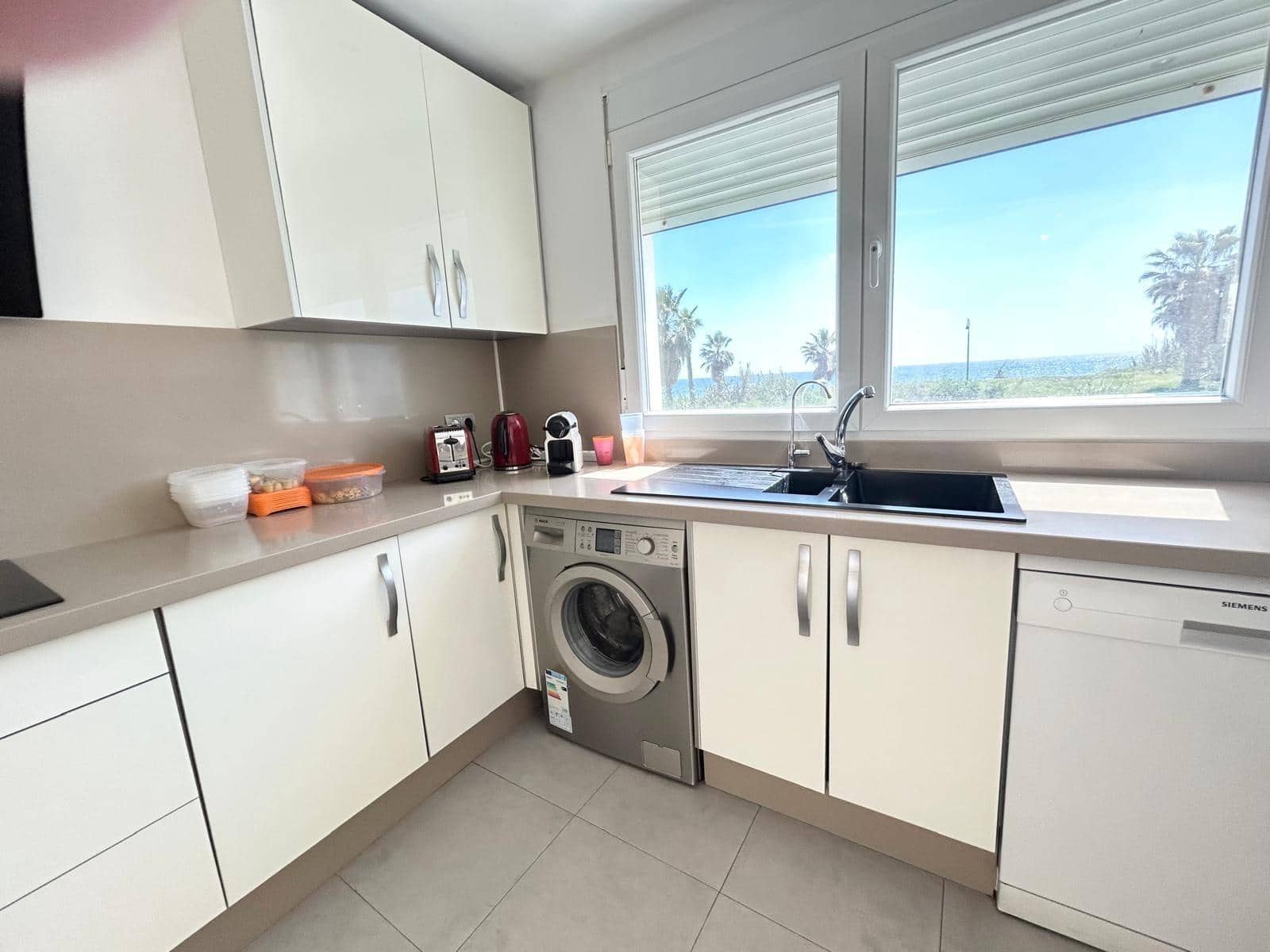 3 slaapkamer Villa te huur in Estepona met zwembad garage - € 8.000 (Ref: 8911138)