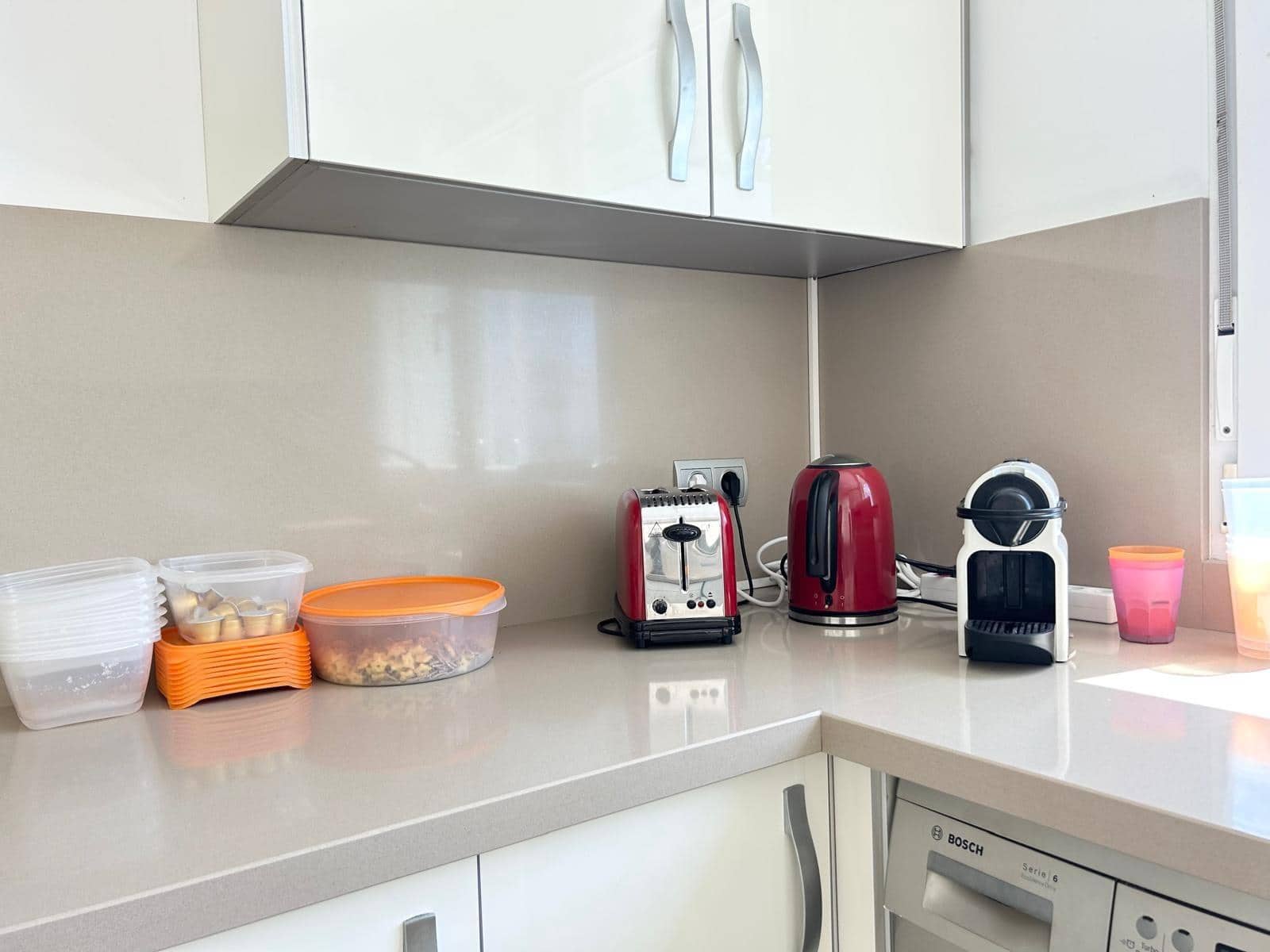 3 slaapkamer Villa te huur in Estepona met zwembad garage - € 8.000 (Ref: 8911138)