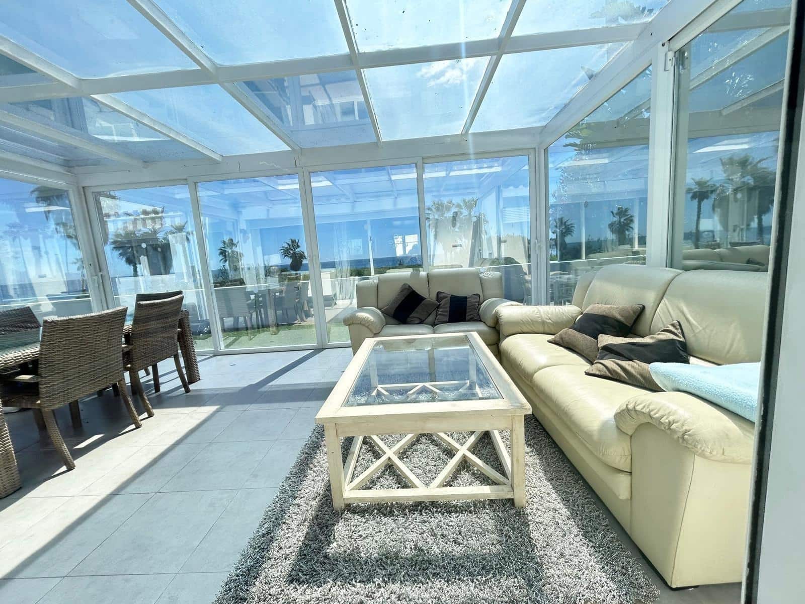 3 slaapkamer Villa te huur in Estepona met zwembad garage - € 8.000 (Ref: 8911138)