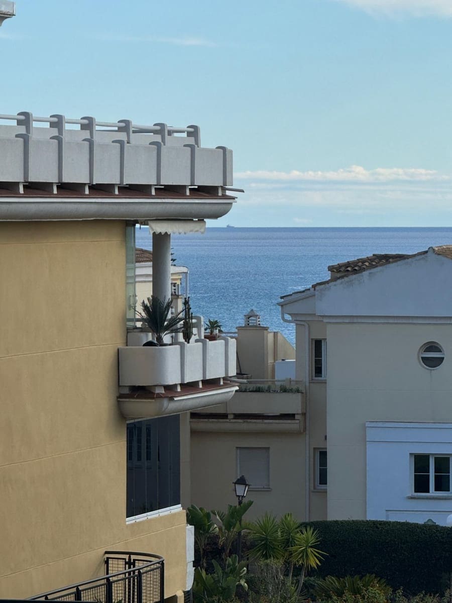 Piso de 3 habitaciones en Marbella en venta con piscina garaje - 590.000 € (Ref: 8911139)