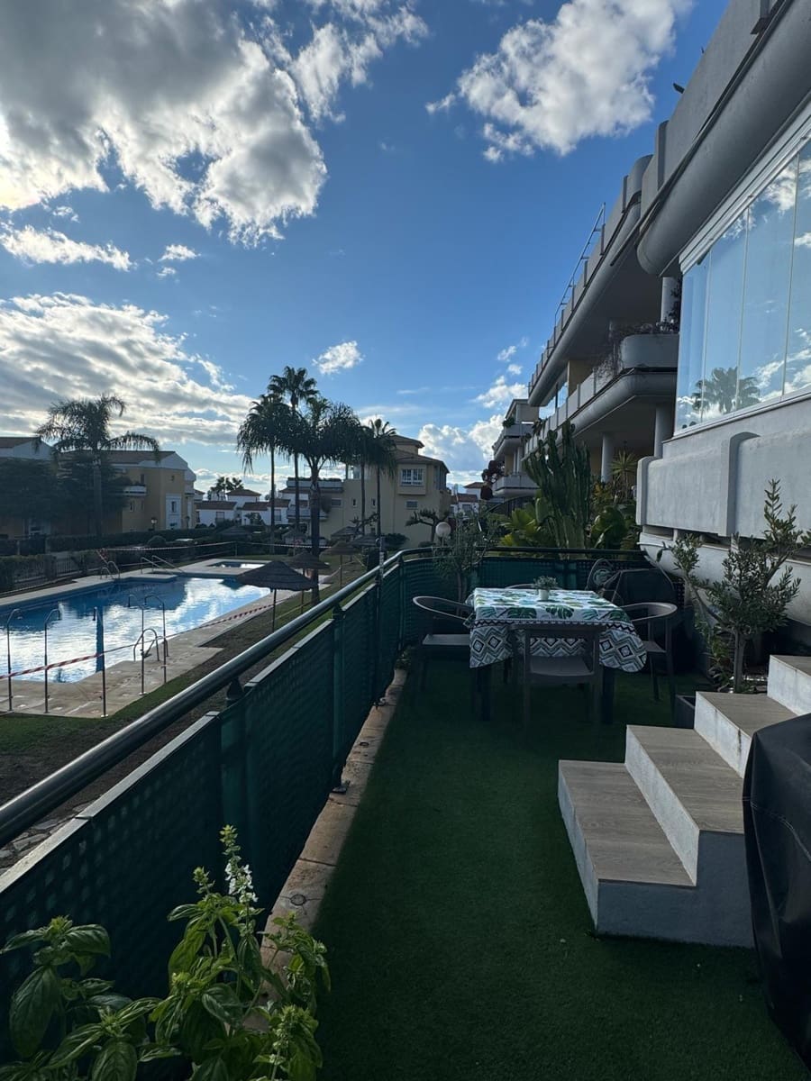 Piso de 3 habitaciones en Marbella en venta con piscina garaje - 590.000 € (Ref: 8911139)