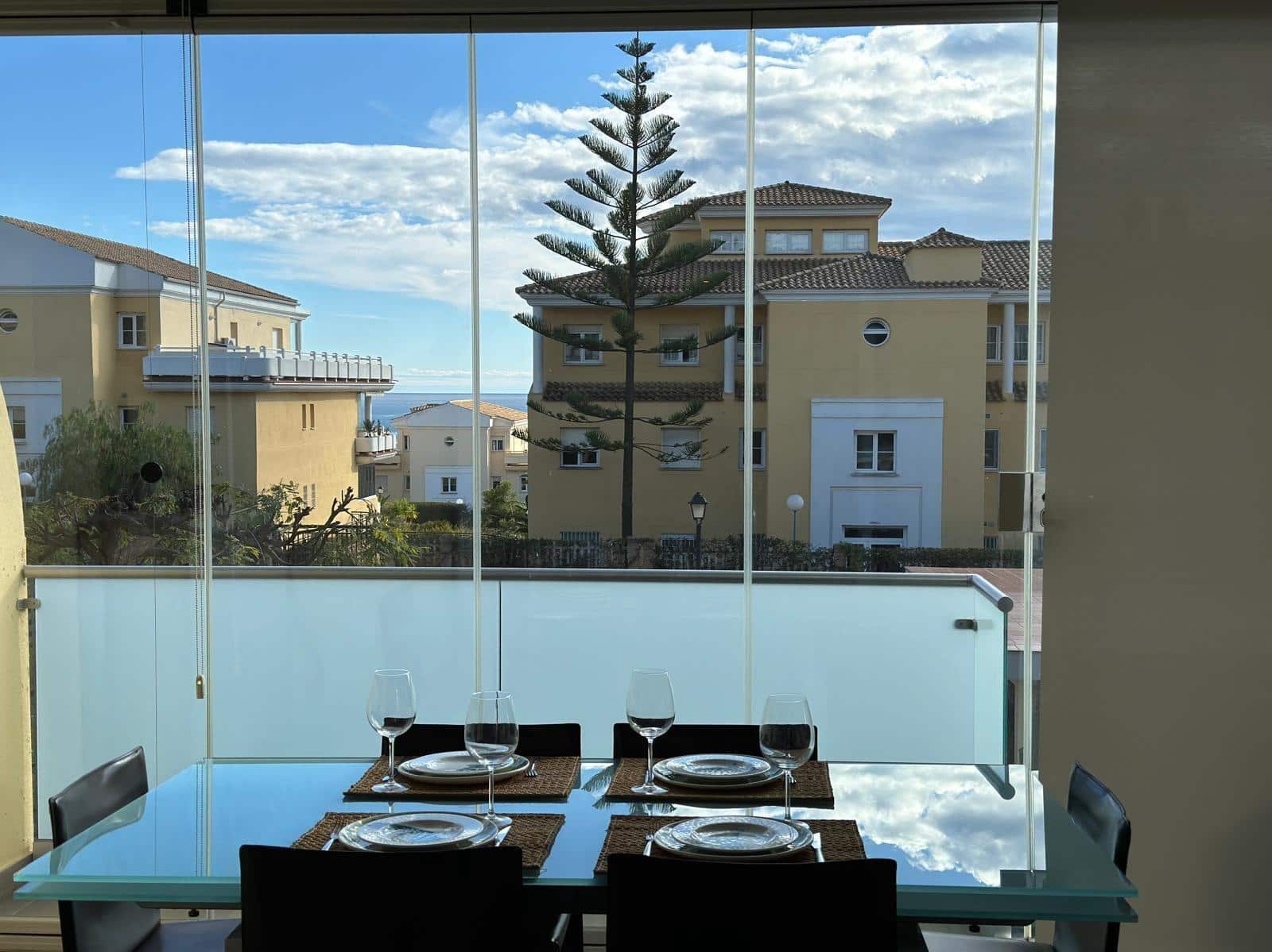 Piso de 3 habitaciones en Marbella en venta con piscina garaje - 590.000 € (Ref: 8911139)