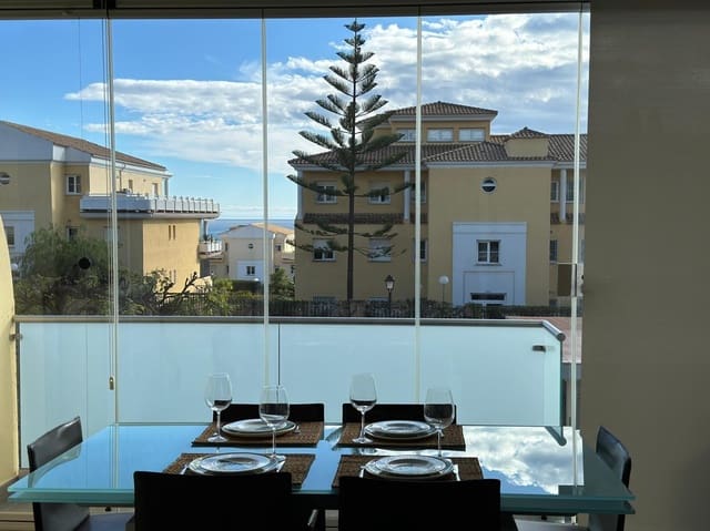 Piso de 3 habitaciones en Marbella en venta con piscina garaje - 590.000 € (Ref: 8911139)