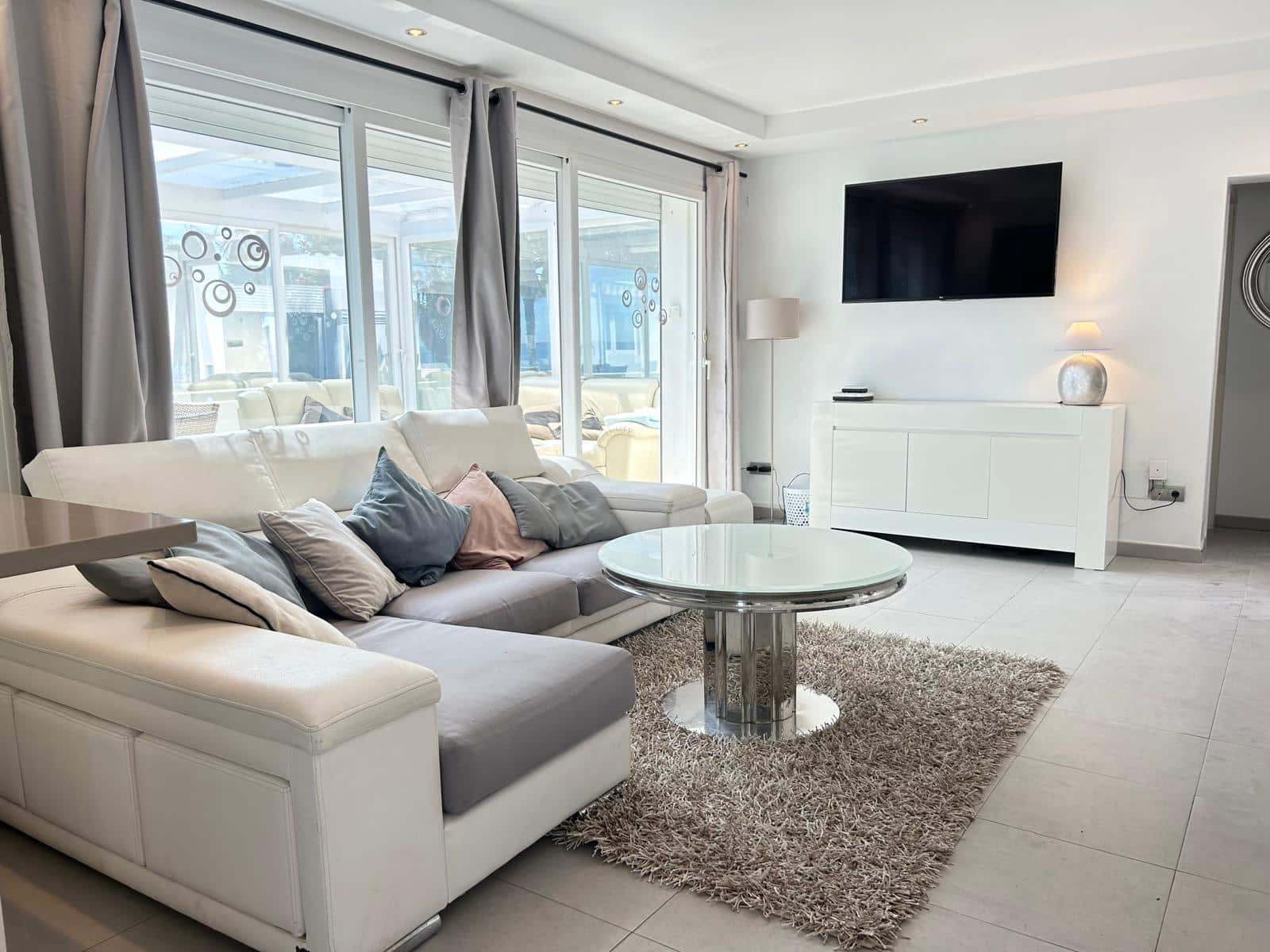 3 soverom Villa til salgs i Estepona med svømmebasseng garasje - € 1 650 000 (Ref: 8911140)