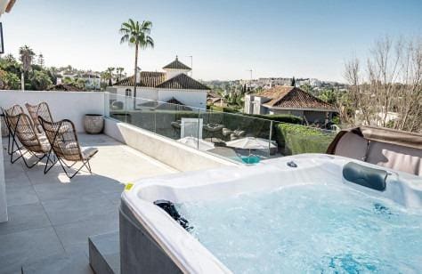 8 soveværelse Villa til salg i Marbella med swimmingpool garage - € 3.750.000 (Ref: 8921349)