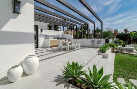 8 soveværelse Villa til salg i Marbella med swimmingpool garage - € 3.750.000 (Ref: 8921349)