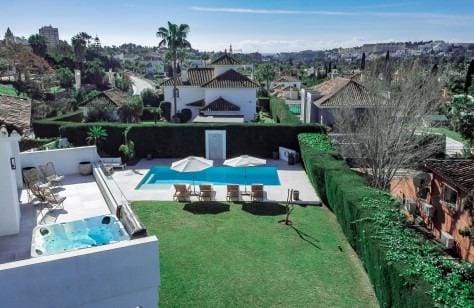 8 soveværelse Villa til salg i Marbella med swimmingpool garage - € 3.750.000 (Ref: 8921349)