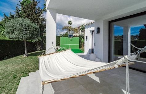 8 soveværelse Villa til salg i Marbella med swimmingpool garage - € 3.750.000 (Ref: 8921349)