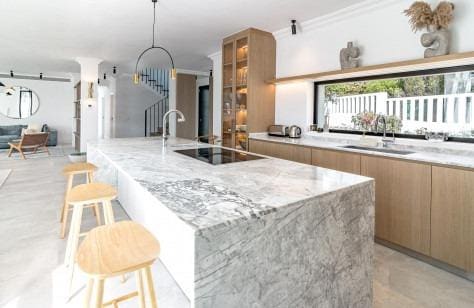 8 soveværelse Villa til salg i Marbella med swimmingpool garage - € 3.750.000 (Ref: 8921349)