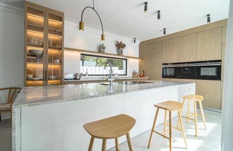 8 soveværelse Villa til salg i Marbella med swimmingpool garage - € 3.750.000 (Ref: 8921349)