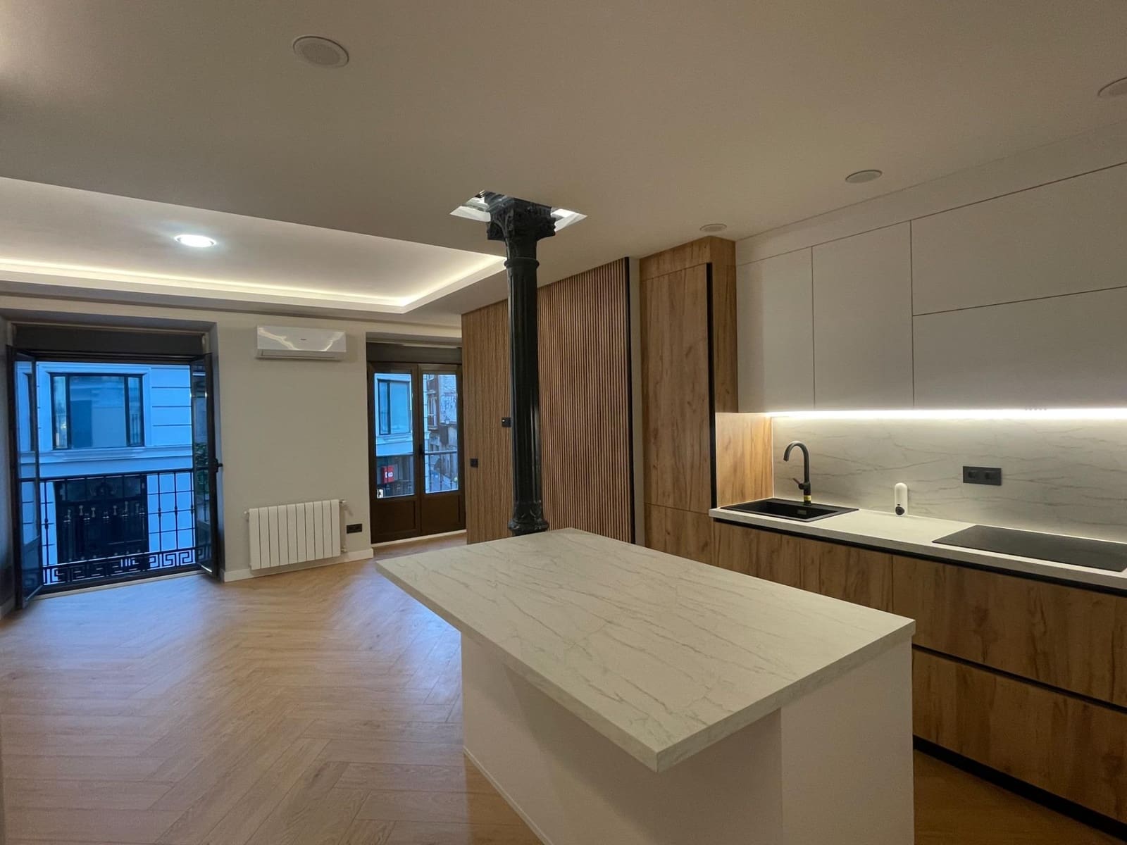 2 bedroom Flat for sale in Madrid city - € 695,000 (Ref: 8957153)