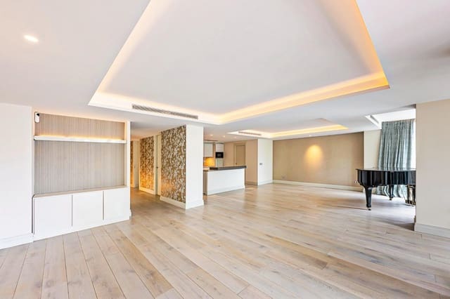 2 slaapkamer Flat te koop in Marbella Centro, Marbella met zwembad garage - € 1.650.000 (Ref: 9009084)