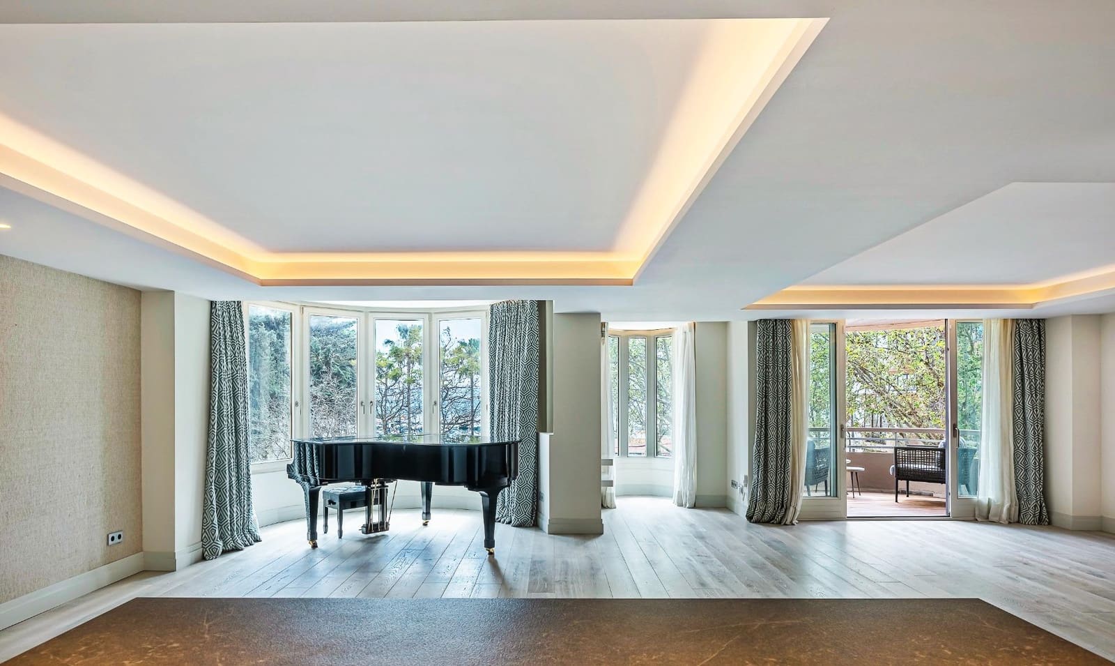 2 slaapkamer Flat te koop in Marbella met zwembad garage - € 1.650.000 (Ref: 9009084)