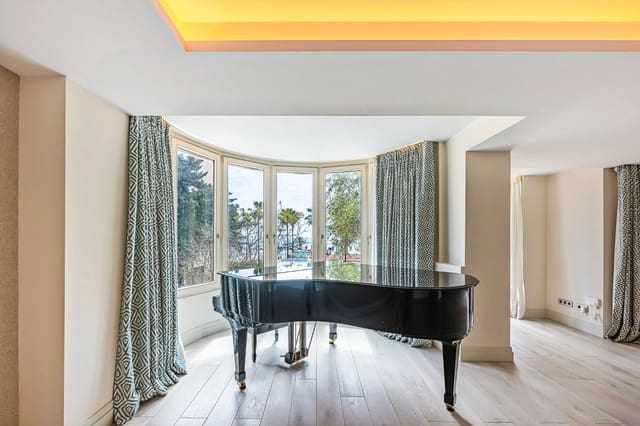 2 slaapkamer Flat te koop in Marbella Centro, Marbella met zwembad garage - € 1.650.000 (Ref: 9009084)