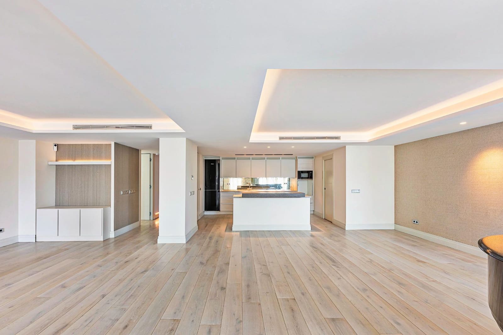 2 slaapkamer Flat te koop in Marbella met zwembad garage - € 1.650.000 (Ref: 9009084)