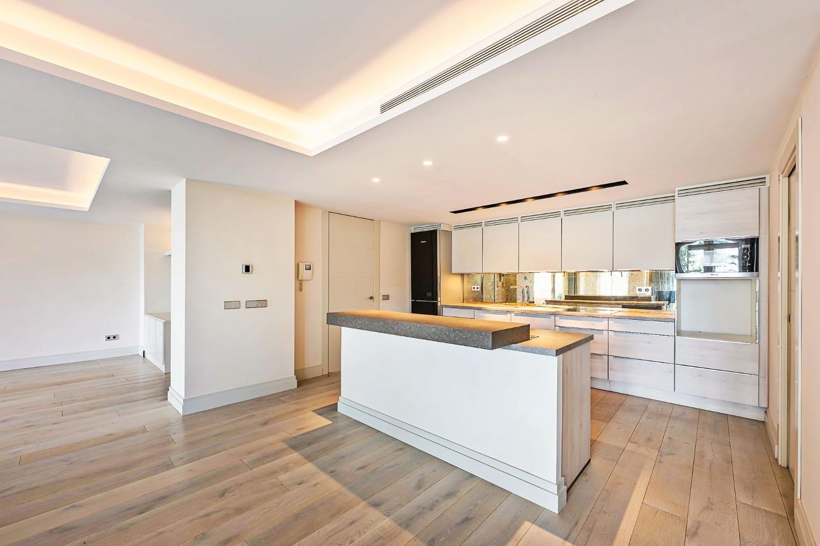 2 slaapkamer Flat te koop in Marbella met zwembad garage - € 1.650.000 (Ref: 9009084)