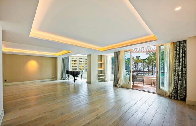 2 slaapkamer Flat te koop in Marbella Centro, Marbella met zwembad garage - € 1.650.000 (Ref: 9009084)