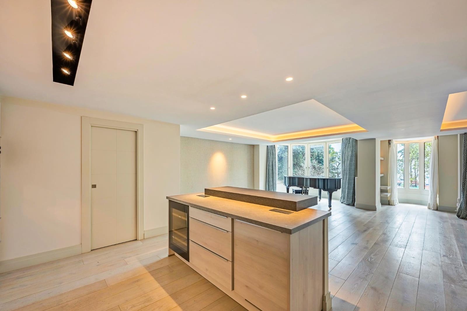 2 slaapkamer Flat te koop in Marbella met zwembad garage - € 1.650.000 (Ref: 9009084)