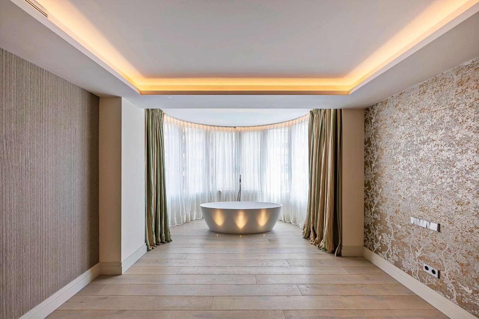 2 slaapkamer Flat te koop in Marbella met zwembad garage - € 1.650.000 (Ref: 9009084)