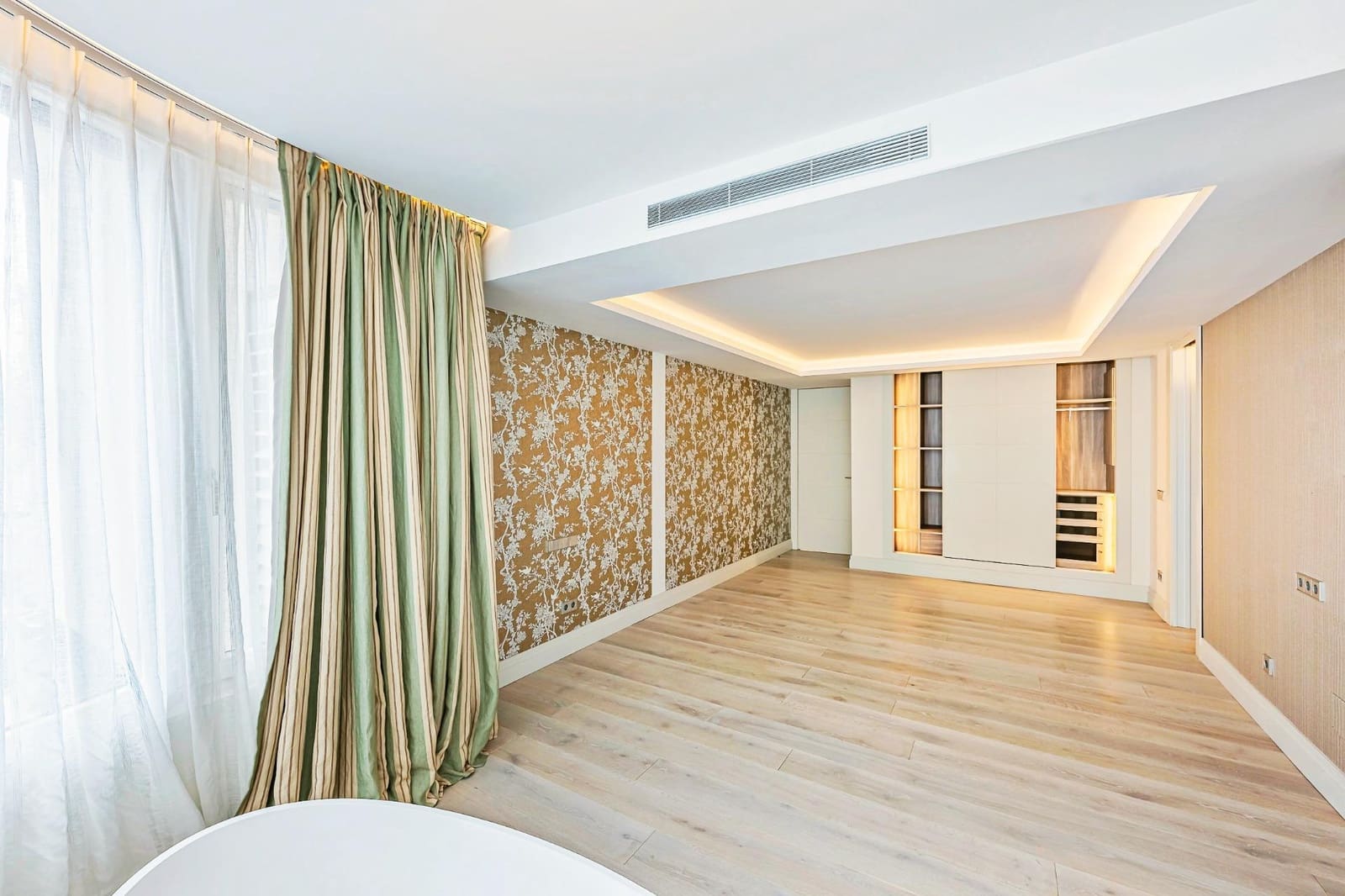 2 slaapkamer Flat te koop in Marbella met zwembad garage - € 1.650.000 (Ref: 9009084)