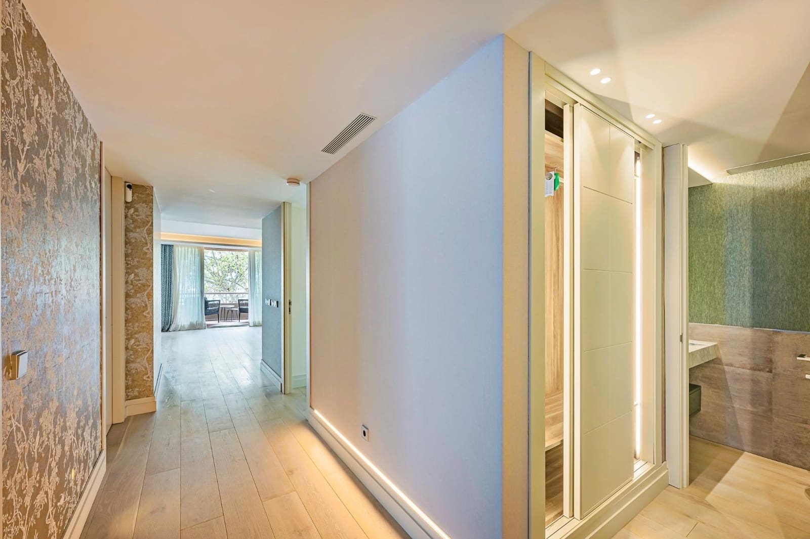 2 slaapkamer Flat te koop in Marbella met zwembad garage - € 1.650.000 (Ref: 9009084)