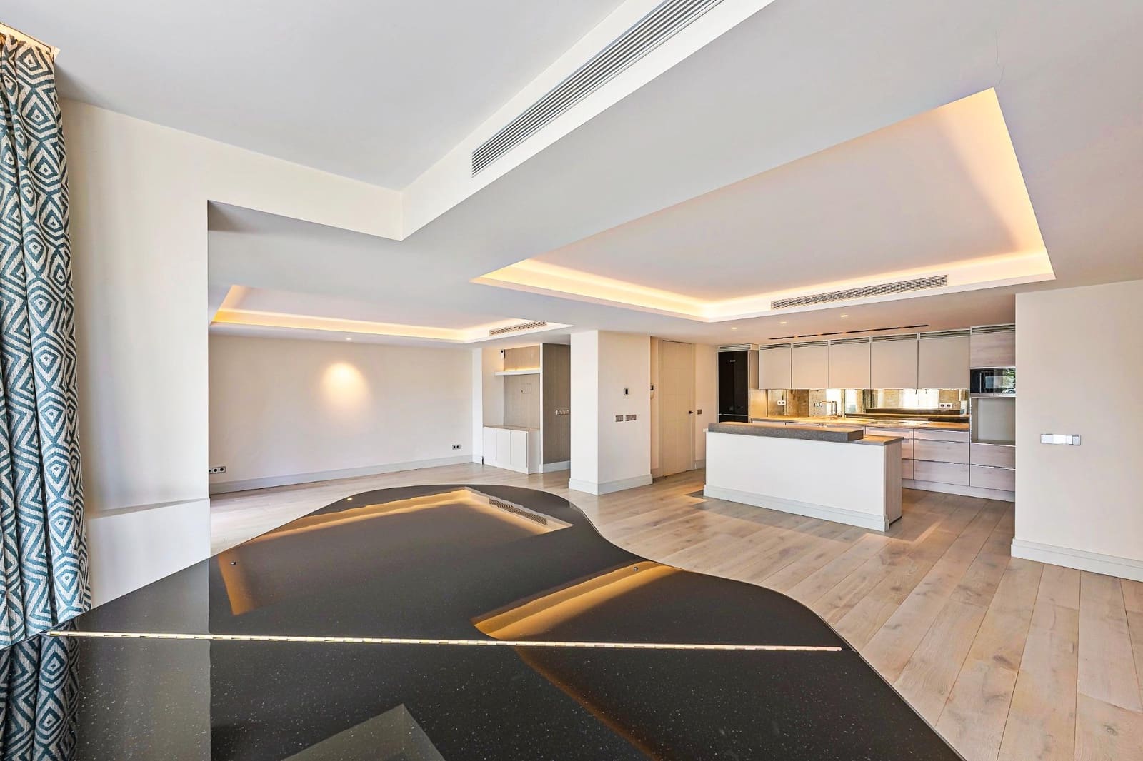 2 slaapkamer Flat te koop in Marbella met zwembad garage - € 1.650.000 (Ref: 9009084)