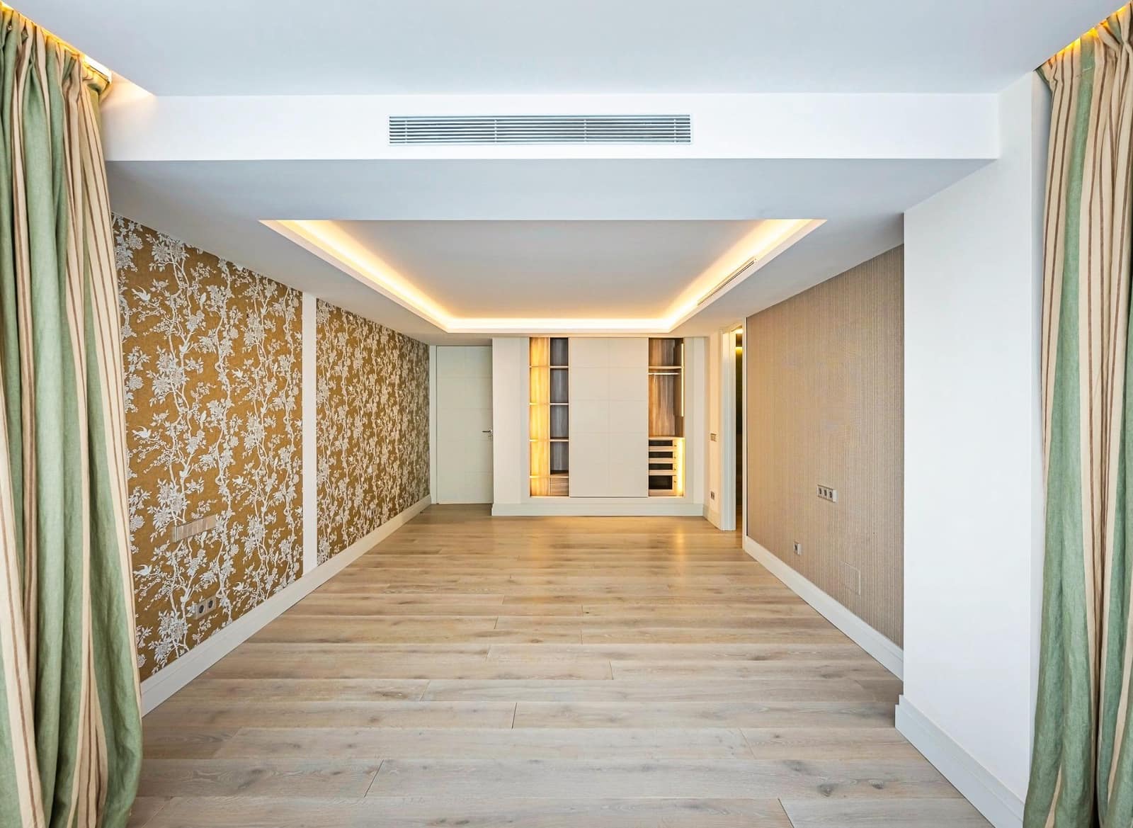 2 slaapkamer Flat te koop in Marbella met zwembad garage - € 1.650.000 (Ref: 9009084)