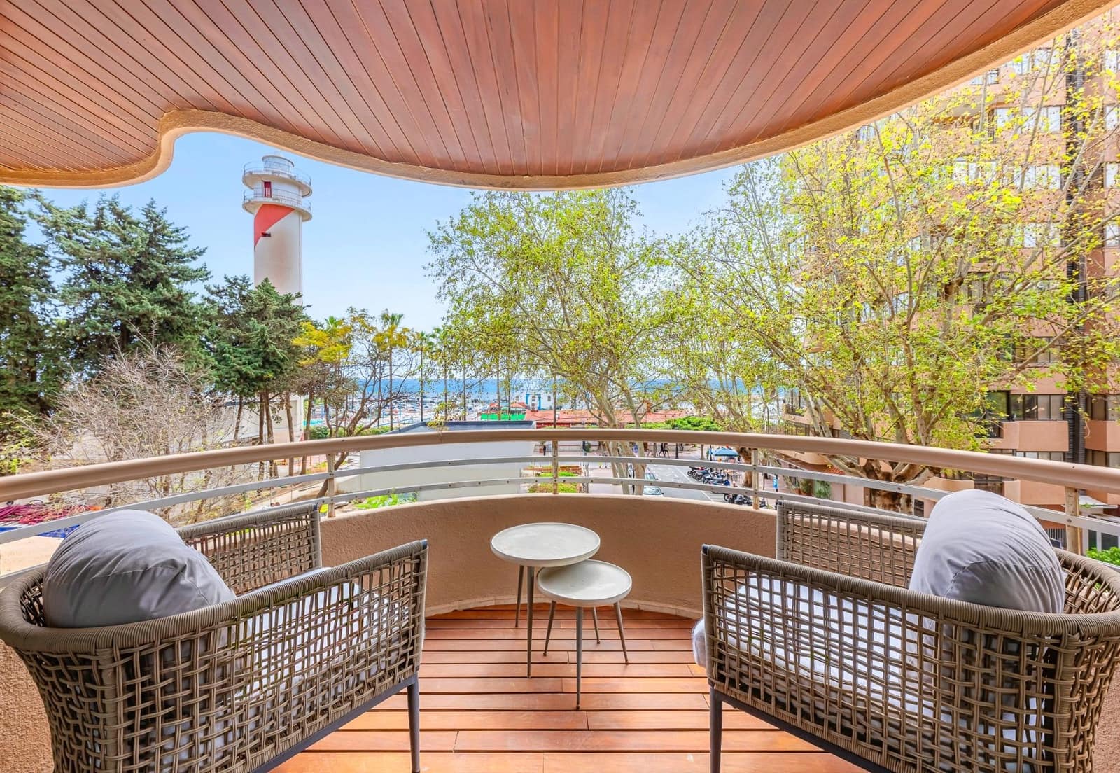 2 slaapkamer Flat te koop in Marbella met zwembad garage - € 1.650.000 (Ref: 9009084)