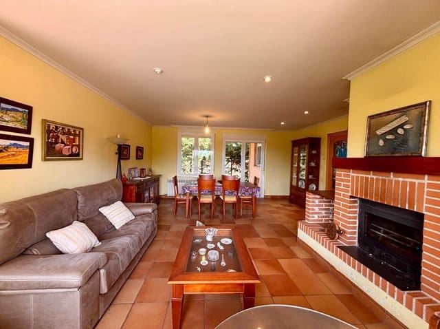 5 bedroom Villa for sale in Buenavista with garage - € 279,000 (Ref: 9085306)