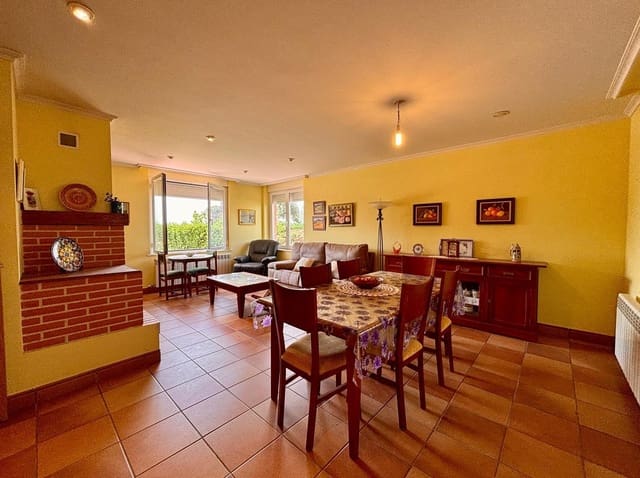 5 bedroom Villa for sale in Buenavista with garage - € 279,000 (Ref: 9085306)