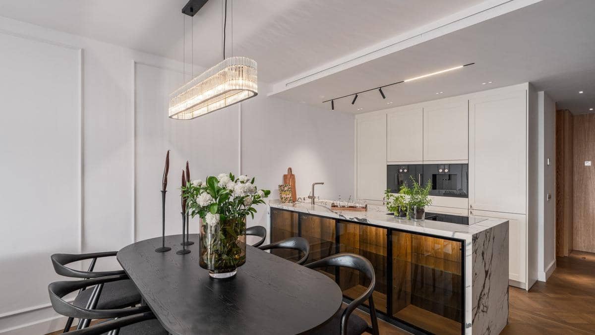 3 bedroom Flat for sale in Golden Mile with pool - € 2,750,000 (Ref: 9100769)