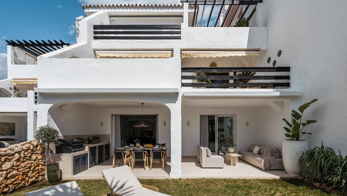 3 bedroom Flat for sale in Golden Mile with pool - € 2,750,000 (Ref: 9100769)