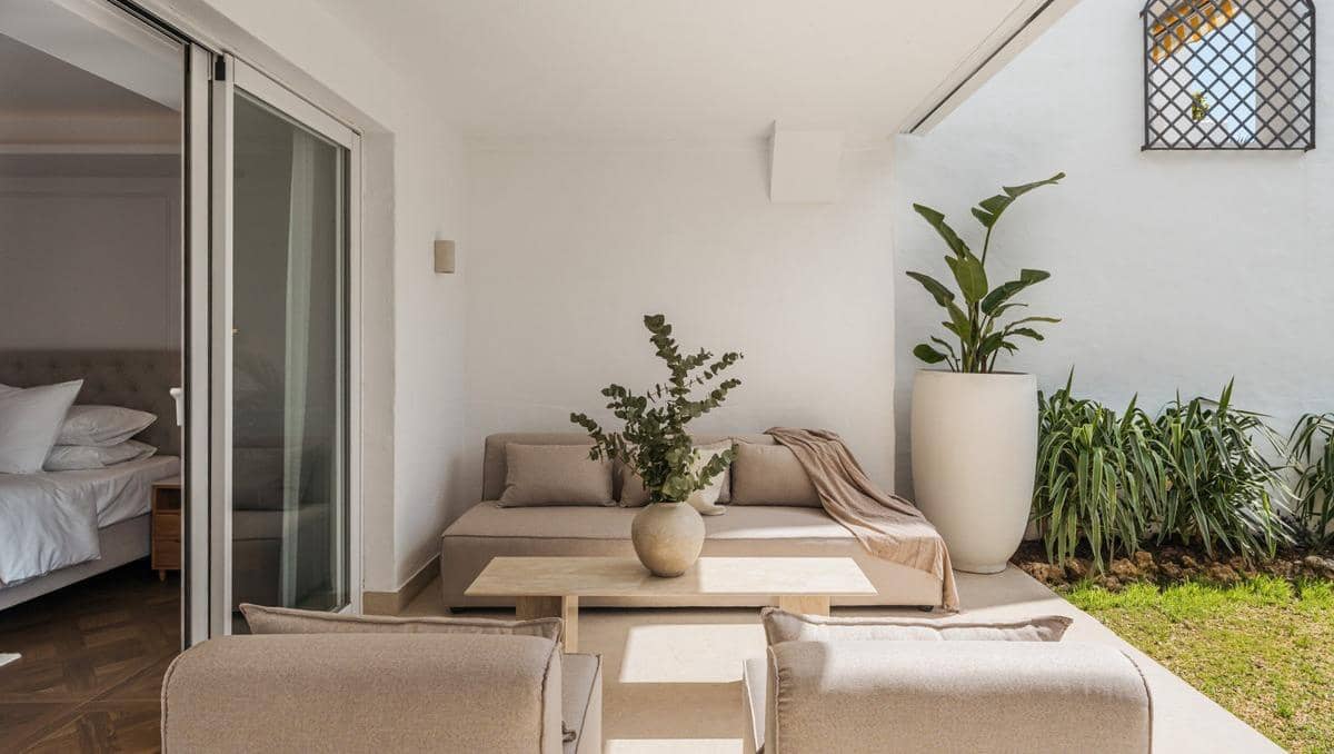 3 bedroom Flat for sale in Golden Mile with pool - € 2,750,000 (Ref: 9100769)