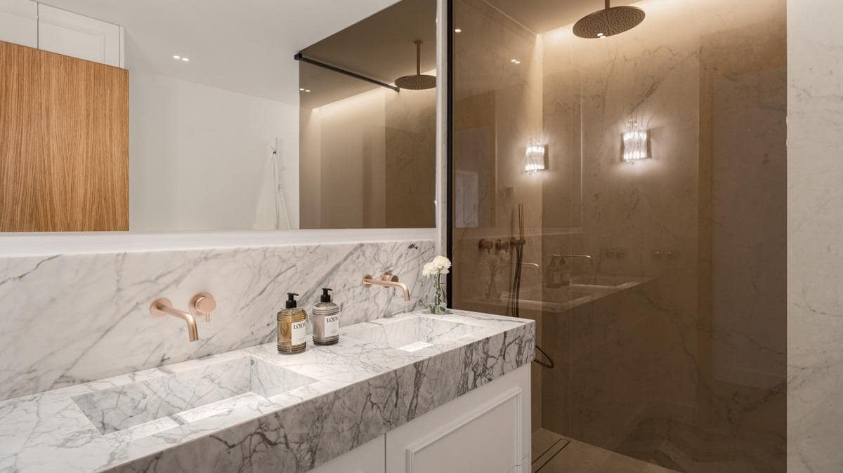 3 bedroom Flat for sale in Golden Mile with pool - € 2,750,000 (Ref: 9100769)