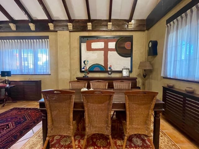 4 Zimmer Villa zu verkaufen in Carrascal de Barregas mit Pool Garage - 366.900 € (Ref: 9206837)