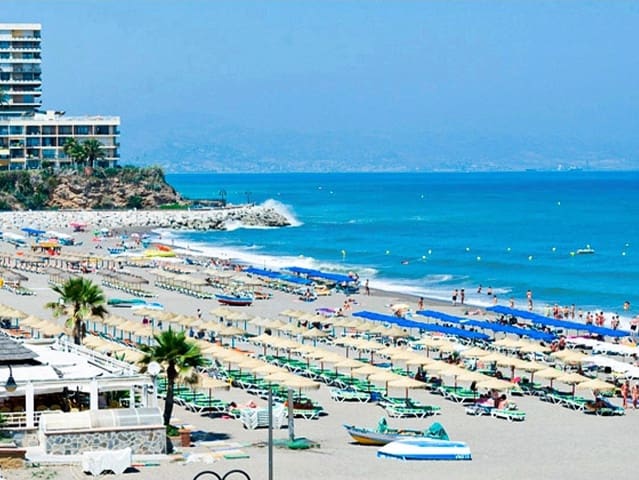 Piso de 2 habitaciones en Torremolinos en venta - 368.000 € (Ref: 9219988)