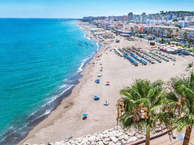 Piso de 2 habitaciones en Torremolinos en venta - 368.000 € (Ref: 9219988)
