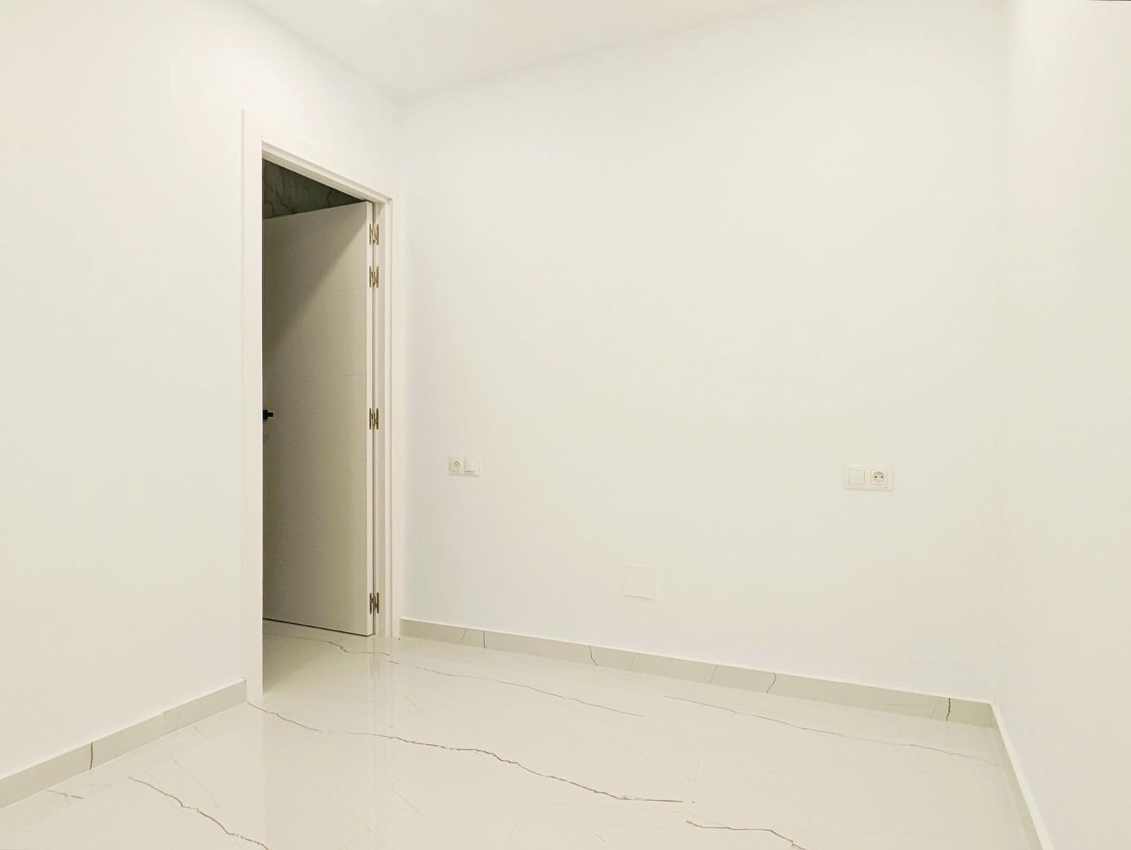 5 soveværelse Villa til salg i Alhaurin el Grande - € 450.000 (Ref: 9236919)