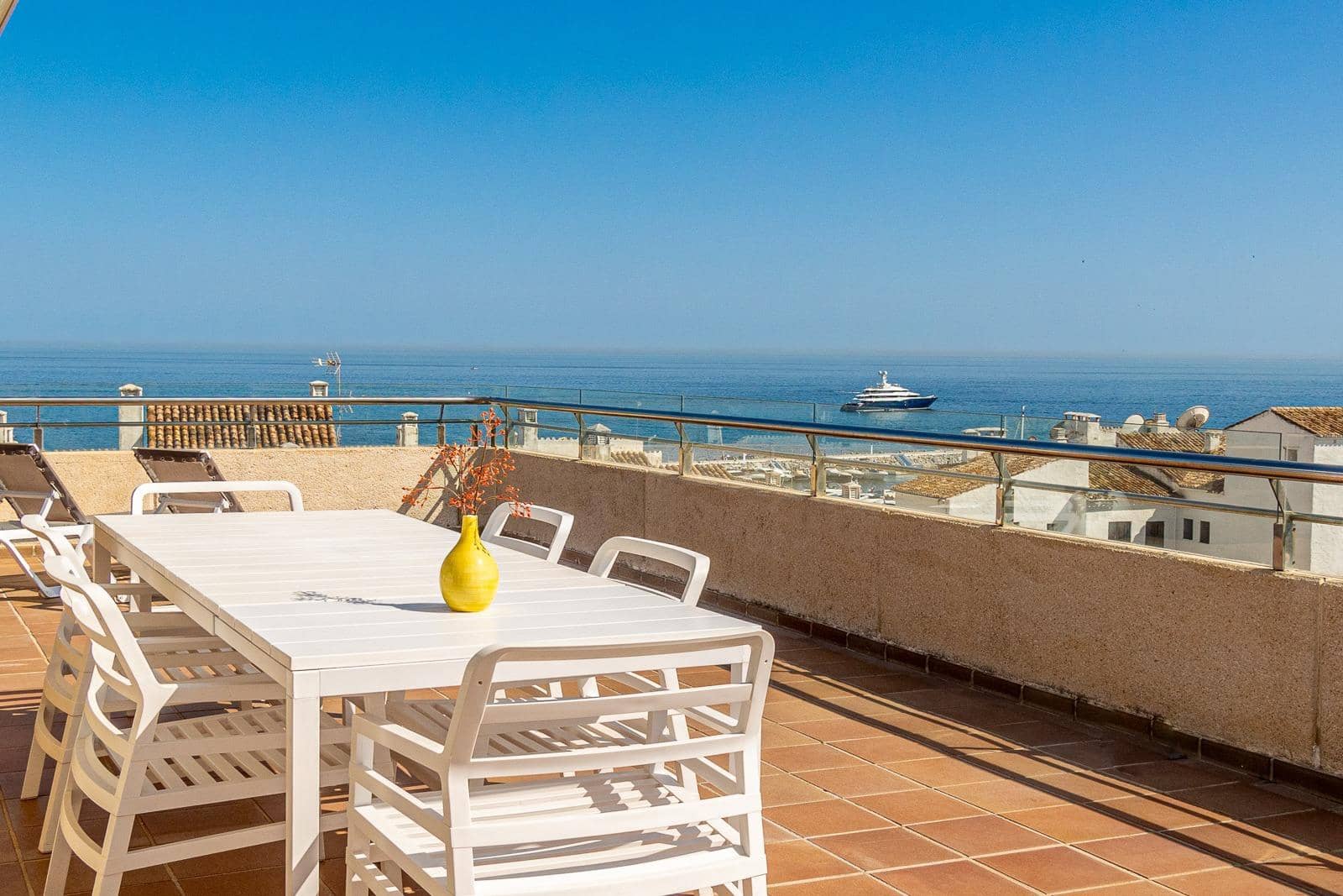 3 bedroom Penthouse for sale in Marbella with pool - € 2,300,000 (Ref: 9276360)